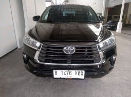 2022 Toyota Kijang Innova V A/T Gasoline Hitam - Jual mobil bekas di Banten