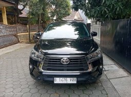 2022 Toyota Kijang Innova V A/T Gasoline Hitam - Jual mobil bekas di Banten