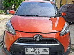 2017 Toyota Sienta V Orange - Jual mobil bekas di Banten