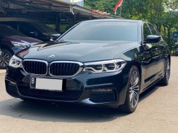 2020 BMW 5 Series 530i M Sport Hitam - Jual mobil bekas di DKI Jakarta