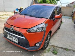 2017 Toyota Sienta V Orange - Jual mobil bekas di DKI Jakarta