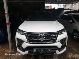 2022 Toyota Fortuner Putih - Jual mobil bekas di Banten