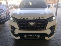 2022 Toyota Fortuner Putih - Jual mobil bekas di Jawa Barat