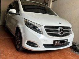 2016 Mercedes-Benz 220E 2.2 Automatic Putih - Jual mobil bekas di Banten