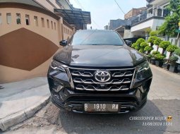 2022 Toyota Fortuner Hitam - Jual mobil bekas di Bali