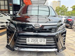 2017 Toyota Voxy 2.0 A/T Hitam - Jual mobil bekas di Jawa Barat