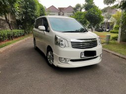 2014 Toyota NAV1 V Limited Luxury Putih - Jual mobil bekas di Banten