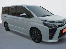 2019 Toyota Voxy 2.0 A/T Putih - Jual mobil bekas di Jawa Barat