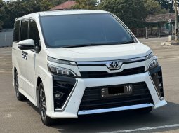 2019 Toyota Voxy 2.0 A/T Putih - Jual mobil bekas di DKI Jakarta