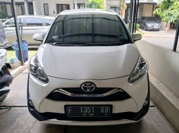 2020 Toyota Sienta V CVT Putih - Jual mobil bekas di Banten