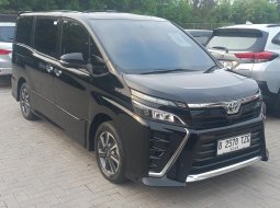 2018 Toyota Voxy 2.0 A/T Hitam - Jual mobil bekas di DKI Jakarta