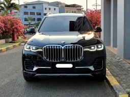 2020 BMW X7 xDrive40i Excellence Hitam - Jual mobil bekas di DKI Jakarta