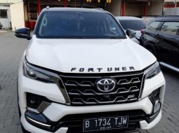 2022 Toyota Fortuner Putih - Jual mobil bekas di Jawa Barat