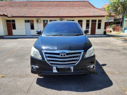 2013 Toyota Kijang Innova V A/T Diesel Hitam - Jual mobil bekas di Jawa Timur