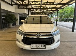 2017 Toyota Kijang Innova V A/T Diesel Putih - Jual mobil bekas di Jawa Timur