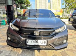 2017 Honda Civic E CVT Abu-abu - Jual mobil bekas di Jawa Barat