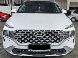 2022 Hyundai Santa Fe D 2.2 8DCT Signature Putih - Jual mobil bekas di Jawa Barat