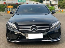 2018 Mercedes-Benz C-Class C 200 Avantgarde Line Hitam - Jual mobil bekas di DKI Jakarta