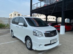 2013 Toyota NAV1 V Putih - Jual mobil bekas di Banten