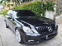 2010 Mercedes-Benz E-Class 250 Hitam - Jual mobil bekas di DKI Jakarta