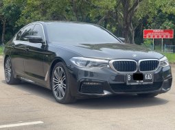 2020 BMW 5 Series 530i M Sport Hitam - Jual mobil bekas di DKI Jakarta