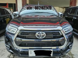 2022 Toyota Hilux D-Cab 2.4 V (4x4) DSL A/T Hitam - Jual mobil bekas di Jawa Barat