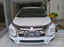 2021 Mitsubishi Xpander Cross Premium Package AT Putih - Jual mobil bekas di Banten