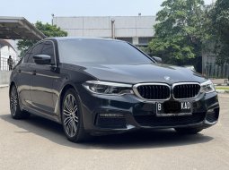 2020 BMW 5 Series 530i M Sport Hitam - Jual mobil bekas di DKI Jakarta