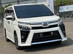 2019 Toyota Voxy 2.0 A/T Putih - Jual mobil bekas di DKI Jakarta