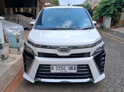 2018 Toyota Voxy 2.0 A/T Putih - Jual mobil bekas di Banten