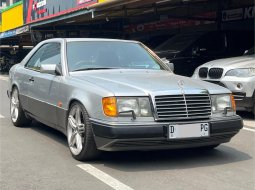 1990 Mercedes-Benz 300CE C124 3.0 Automatic Silver - Jual mobil bekas di DKI Jakarta