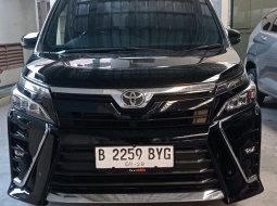 2018 Toyota Voxy 2.0 A/T Hitam - Jual mobil bekas di Banten