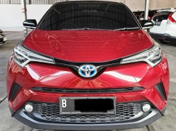 2020 Toyota C-HR 1.8 L HV CVT Dual Tone Merah - Jual mobil bekas di Jawa Barat