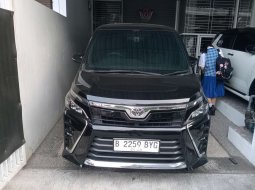 2018 Toyota Voxy 2.0 A/T Hitam - Jual mobil bekas di Banten