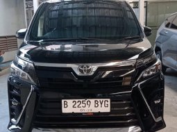 2018 Toyota Voxy 2.0 A/T Hitam - Jual mobil bekas di Banten