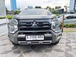 2023 Mitsubishi Xpander Cross AT Abu-abu - Jual mobil bekas di Jawa Barat