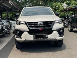 2019 Toyota Fortuner 2.4 VRZ AT Putih - Jual mobil bekas di DKI Jakarta