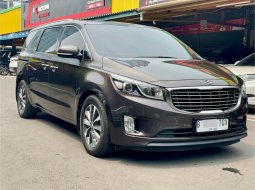 2017 Kia Sedona GS Coklat - Jual mobil bekas di DKI Jakarta