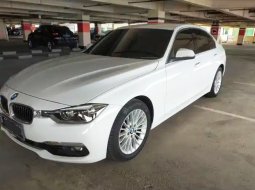 2018 BMW 3 Series 320i Putih - Jual mobil bekas di DKI Jakarta