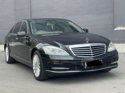 2011 Mercedes-Benz S-Class S 300 L Hitam - Jual mobil bekas di DKI Jakarta