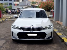 2023 BMW 3 Series 320i M Sport Putih - Jual mobil bekas di DKI Jakarta