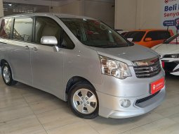 2013 Toyota NAV1 2.0 NA Silver - Jual mobil bekas di Jawa Barat