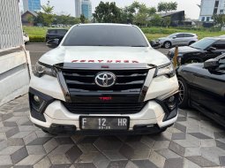 2020 Toyota Fortuner 2.4 TRD AT Putih - Jual mobil bekas di Jawa Barat