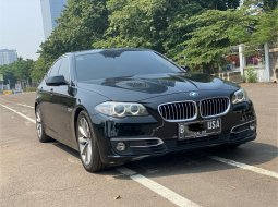 2016 BMW 5 Series 520i Hitam - Jual mobil bekas di DKI Jakarta