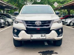 2019 Toyota Fortuner 2.4 VRZ AT Putih - Jual mobil bekas di DKI Jakarta