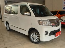 2024 Daihatsu Luxio 1.5 X A/T Putih - Jual mobil bekas di Jawa Barat