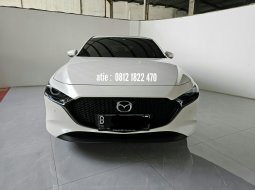 2020 Mazda 3 Skyactive-G 2.0 Putih - Jual mobil bekas di Jawa Barat