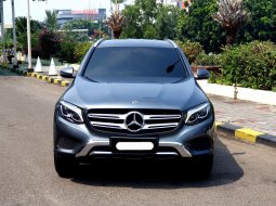 2019 Mercedes-Benz GLC 200 Exclusive Line Abu-abu - Jual mobil bekas di DKI Jakarta