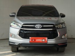 2018 Toyota Venturer 2.4 Q A/T Diesel Abu-abu - Jual mobil bekas di Jawa Barat