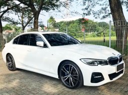 2021 BMW 3 Series 330i M Sport Putih - Jual mobil bekas di Banten